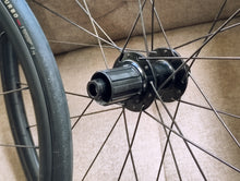 Load image into Gallery viewer, DTSWISS Wheelset WH-DT R470 DISC HG pair (2nd hand)