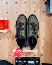 Load image into Gallery viewer, Fizik TERRA ATLAS size 42 (2nd hand)