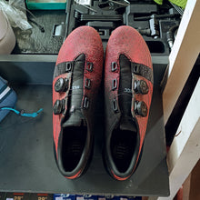 Load image into Gallery viewer, Rapha Pro Team Shoes size 44 EU (2nd hand)