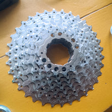 Load image into Gallery viewer, Shimano Sora Groupset with Disc brake caliper (flatmount) / FSA Vero Crankset with BB (2nd Hand)