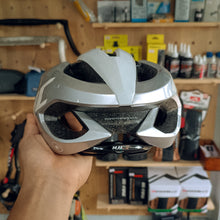 Load image into Gallery viewer, HJC Valeco Silver White (2nd Hand)