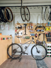 Load image into Gallery viewer, Titus Fireline EvoTitanium MTB MEDIUM (2nd Hand)