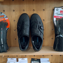 Load image into Gallery viewer, Shimano RC3 size EU 45 / US 10.5 / CM 28.5 (2nd hand)