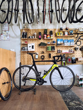 Load image into Gallery viewer, Giant Propel Advanced Pro 2 Medium/Large and extra wheelset (2nd Hand)