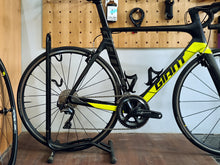 Load image into Gallery viewer, Giant Propel Advanced Pro 2 Medium/Large and extra wheelset (2nd Hand)