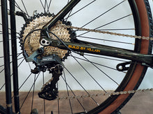 Load image into Gallery viewer, Traction Grrit Crouching Tiger size M