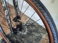 Load image into Gallery viewer, Traction Grrit Crouching Tiger size M