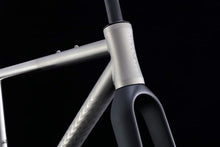 Load image into Gallery viewer, Hi-Light G7.2 Titanium frameset
