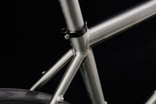 Load image into Gallery viewer, Hi-Light R8.1 Titanium frameset
