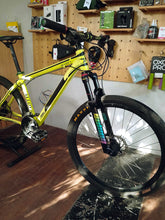 Load image into Gallery viewer, Dazzz MTB Medium (2nd Hand)
