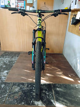 Load image into Gallery viewer, Dazzz MTB Medium (2nd Hand)
