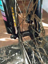 Load image into Gallery viewer, Dazzz MTB Medium (2nd Hand)
