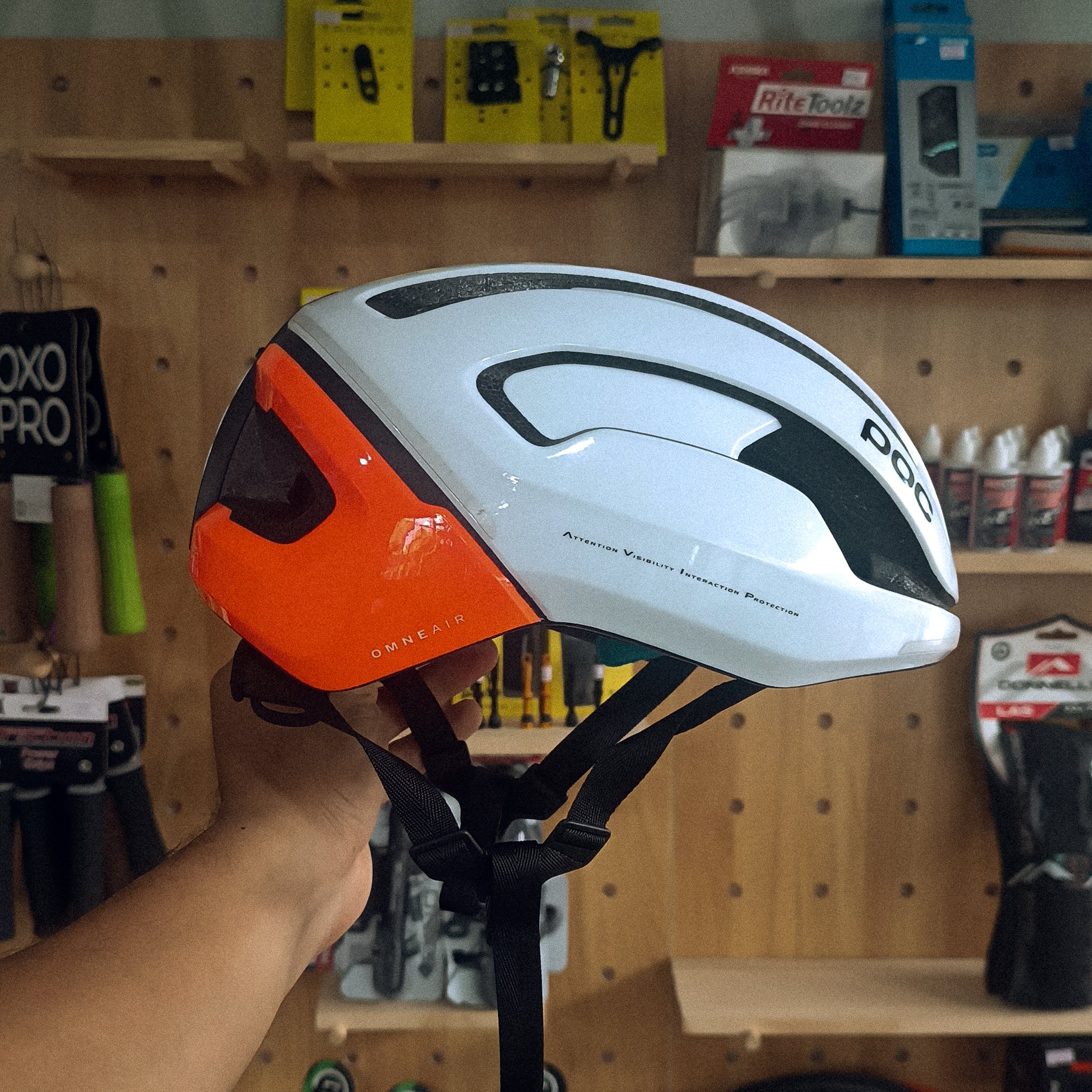 [新品]POC Omne Air Spin (Zink Orange) Sサイズ POC Omne Air SPIN Helmet Excel Sports | Shop Online From Boulder