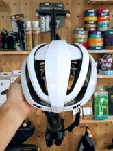 Load image into Gallery viewer, HJC IBEX 2.0  Road Helmet (2nd hand)
