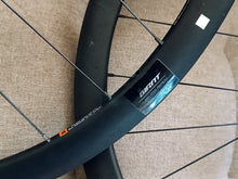 Load image into Gallery viewer, Giant Stock Wheelset 700c (2nd hand)
