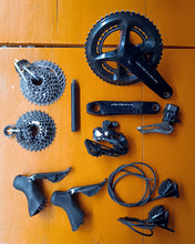Load image into Gallery viewer, Shimano Dura-Ace R-9150 Di2 11-speed (2nd hand)
