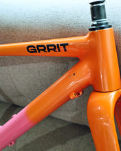 Load image into Gallery viewer, Traction Grrit Frameset XS with Carbon fork (2nd hand - repainted)
