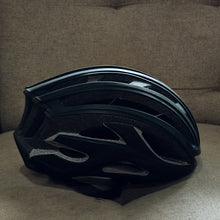 Load image into Gallery viewer, Specialized Prevail 2 Large (2nd hand)
