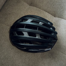 Load image into Gallery viewer, Specialized Prevail 2 Large (2nd hand)
