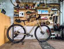 Load image into Gallery viewer, Traction Atlas Flat Bar Build size S (Shimano Hydraulic brakes)
