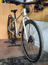 Load image into Gallery viewer, Traction Atlas Flat Bar Build size S (Shimano Hydraulic brakes)
