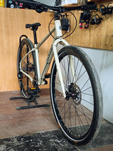 Load image into Gallery viewer, Traction Atlas Flat Bar Build size S (Shimano Hydraulic brakes)
