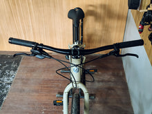 Load image into Gallery viewer, Traction Atlas Flat Bar Build size S (Shimano Hydraulic brakes)
