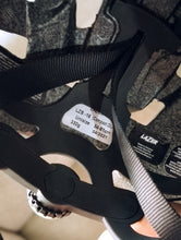 Load image into Gallery viewer, Lazer Compact DLX Helmet (2nd hand)
