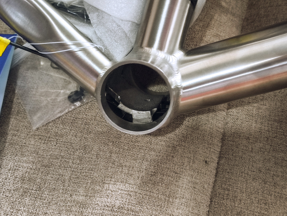 Hi-Light R8.1 Titanium frameset – Villain Cycles PH