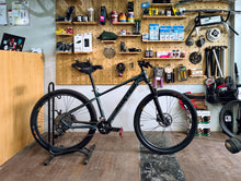 Load image into Gallery viewer, Foxter Ft4.2 MTB Medium (2nd Hand)
