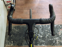 Load image into Gallery viewer, Giant Propel Advanced Pro 2 Medium/Large and extra wheelset (2nd Hand)
