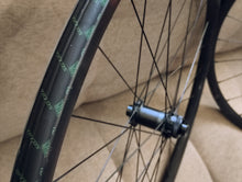 Load image into Gallery viewer, Syncros RP 2.0 Disc wheels (2nd Hand)
