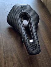 Load image into Gallery viewer, RYET 3D Printed Carbon Bike Saddle (2nd Hand)
