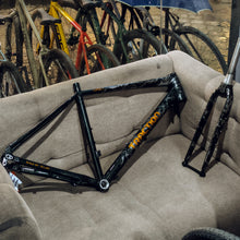 Load image into Gallery viewer, Traction Grrit Crouching Tiger Frameset size M
