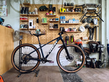 Load image into Gallery viewer, Trek Xcaliber 7 - size small (2nd hand)
