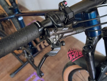 Load image into Gallery viewer, Trek Xcaliber 7 - size small (2nd hand)

