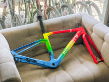 Load image into Gallery viewer, Mountainpeak Falcon Gravel Frameset size 47 (2nd hand)
