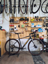 Load image into Gallery viewer, Traction Grrit Crouching Tiger size M
