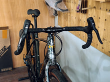 Load image into Gallery viewer, Traction Grrit Crouching Tiger size M
