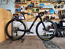Load image into Gallery viewer, Traction Path X with Carbon Fork size S CUSTOM
