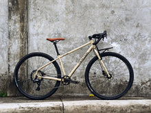 Load image into Gallery viewer, Traction Atlas Drop Bar with Front Rack Size S
