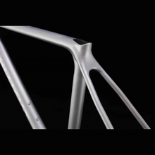 Load image into Gallery viewer, Hi-Light G0 Titanium Gravel Frameset
